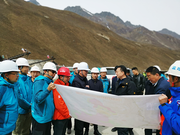 甘孜州委委員、常委、書記沈陽到九石路TJ3標(biāo)檢查指導(dǎo)工作